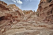 Petra - the walk which climbs up to the Monastery 